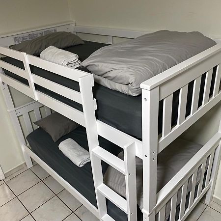 Single Size Top Bunk Bed - Mixed Shared Room Miami Springs Exterior foto